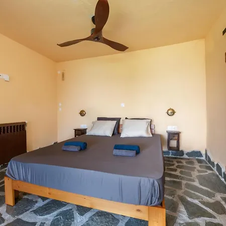 & Blue Experience Holiday home Mola Kalyva