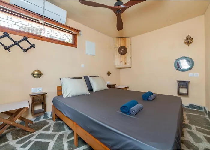 Дом отдыха & Blue Experience Мола-Калива